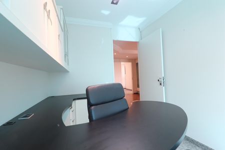 Apartamento à venda com 296m², 3 quartos e 4 vagasEscritório