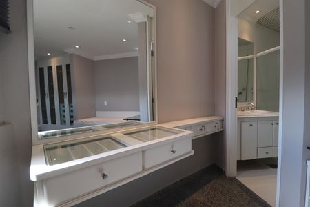 Apartamento à venda com 296m², 3 quartos e 4 vagasQuarto 2 suíte