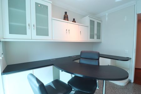 Apartamento à venda com 296m², 3 quartos e 4 vagasEscritório