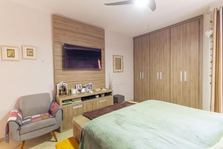 Casa à venda com 250m², 3 quartos e 5 vagas Casa à venda com 250m², 3 quartos e 5 vagasQuarto 1