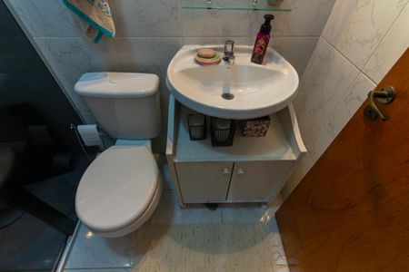 Casa à venda com 250m², 3 quartos e 5 vagas Casa à venda com 250m², 3 quartos e 5 vagasBanheiro do Quarto 2