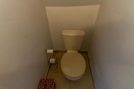 Casa à venda com 250m², 3 quartos e 5 vagas Casa à venda com 250m², 3 quartos e 5 vagasSótão - banheiro