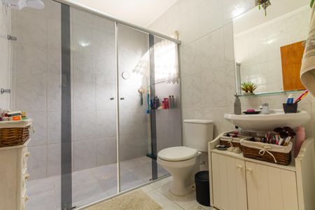 Casa à venda com 250m², 3 quartos e 5 vagas Casa à venda com 250m², 3 quartos e 5 vagasBanheiro do Quarto 1