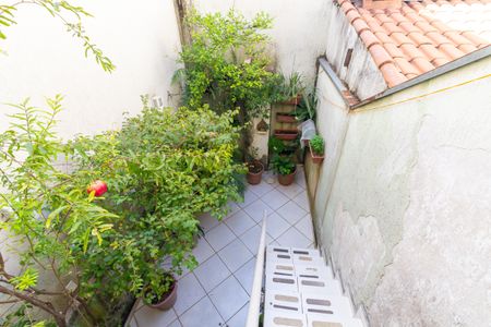 Casa à venda com 250m², 3 quartos e 5 vagas Casa à venda com 250m², 3 quartos e 5 vagasEscada