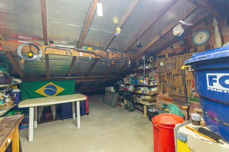 Casa à venda com 250m², 3 quartos e 5 vagas Casa à venda com 250m², 3 quartos e 5 vagasSótão