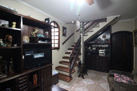 Casa à venda com 239m², 3 quartos e 2 vagasSala