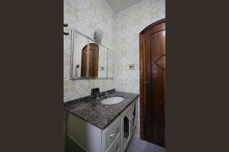 Casa à venda com 239m², 3 quartos e 2 vagasBanheiro do Quarto 1