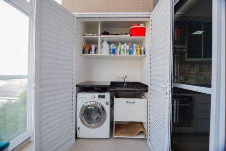 Apartamento à venda com 65m², 1 quarto e 1 vagaÁrea de Serviço