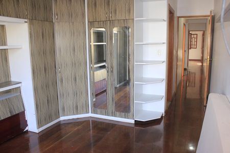 Casa à venda com 213m², 3 quartos e 4 vagasSuíte