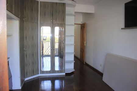 Casa à venda com 213m², 3 quartos e 4 vagasSuíte