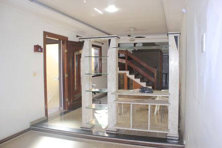 Casa à venda com 213m², 3 quartos e 4 vagasSala