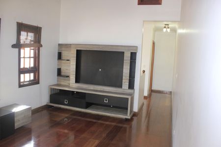 Casa à venda com 213m², 3 quartos e 4 vagasSótão