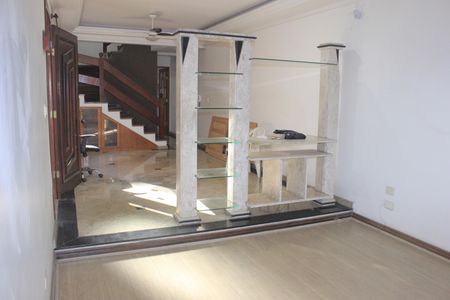 Casa à venda com 213m², 3 quartos e 4 vagasSala