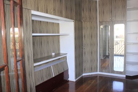 Casa à venda com 213m², 3 quartos e 4 vagasSuíte