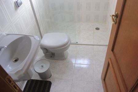 Casa à venda com 213m², 3 quartos e 4 vagasBanheiro 2