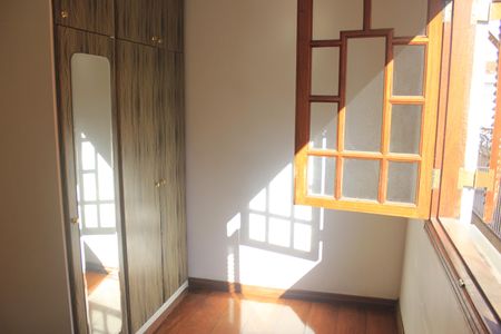 Casa à venda com 213m², 3 quartos e 4 vagasQuarto 2