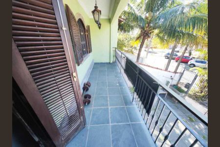 Casa à venda com 234m², 5 quartos e 4 vagas