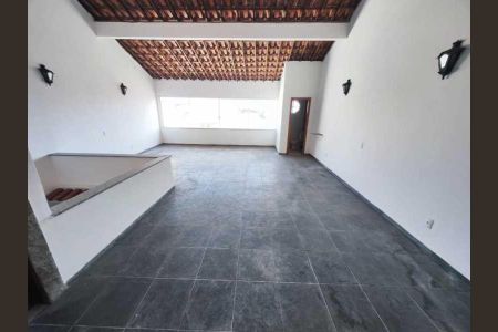 Casa à venda com 234m², 5 quartos e 4 vagas
