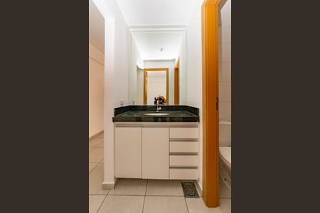 Apartamento à venda com 74m², 2 quartos e 1 vaga Apartamento à venda com 74m², 2 quartos e 1 vagaBanheiro Social
