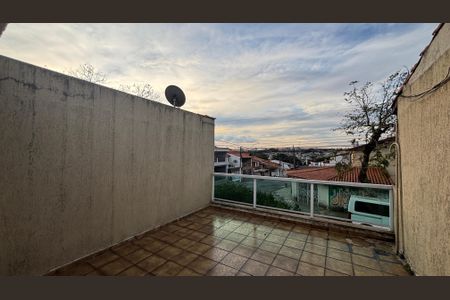 Casa à venda com 210m², 3 quartos e 1 vaga Casa à venda com 210m², 3 quartos e 1 vagaQuarto 1 Varanda