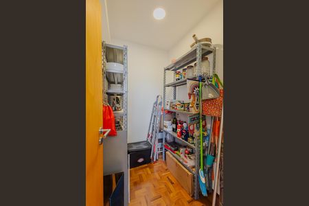 Apartamento para alugar com 108m², 2 quartos e 1 vagaÁrea de Serviço - Dispensa