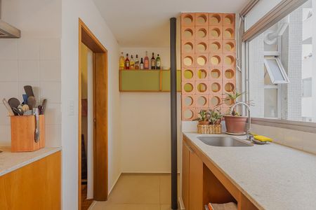 Apartamento para alugar com 108m², 2 quartos e 1 vagaÁrea de Serviço