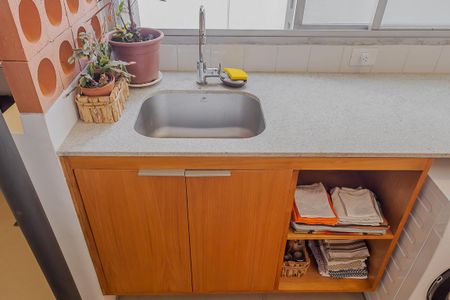 Apartamento para alugar com 108m², 2 quartos e 1 vagaÁrea de Serviço