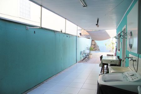 Casa à venda com 241m², 3 quartos e 3 vagasÁrea de Serviço