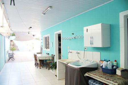 Casa à venda com 241m², 3 quartos e 3 vagasÁrea de Serviço