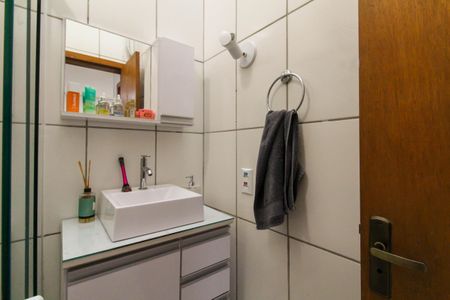 Casa de condomínio à venda com 50m², 2 quartos e 2 vagas Casa de condomínio à venda com 50m², 2 quartos e 2 vagasBanheiro