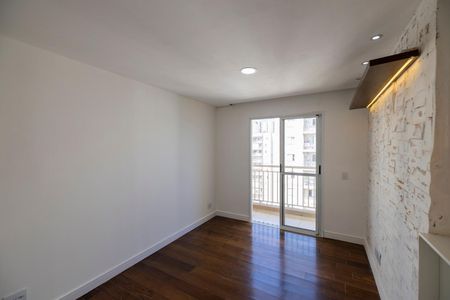 Sala de apartamento para alugar com 2 quartos, 58m² em Jardim Tupanci, Barueri
