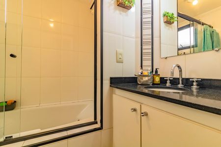 Apartamento à venda com 167m², 4 quartos e 3 vagas Apartamento à venda com 167m², 4 quartos e 3 vagasBanheiro do Quarto 3