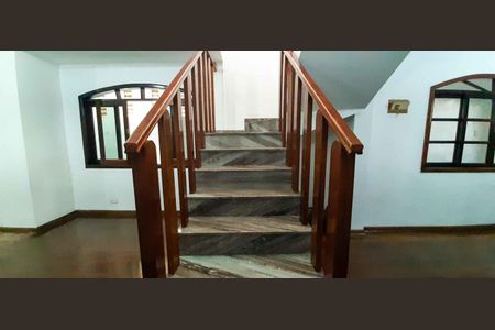 Casa à venda com 165m², 4 quartos e 4 vagas Casa à venda com 165m², 4 quartos e 4 vagasAcesso aos Quartos