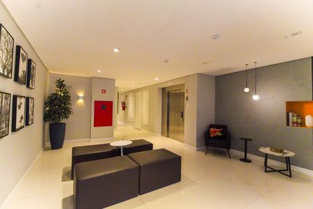 Apartamento à venda com 50m², 2 quartos e 1 vaga Apartamento à venda com 50m², 2 quartos e 1 vagaHall