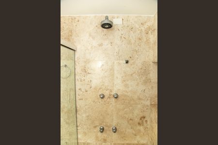 Apartamento à venda com 432m², 4 quartos e 4 vagas Apartamento à venda com 432m², 4 quartos e 4 vagasBanheiro da Suíte