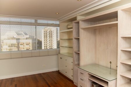 Apartamento à venda com 432m², 4 quartos e 4 vagas Apartamento à venda com 432m², 4 quartos e 4 vagasEscritório