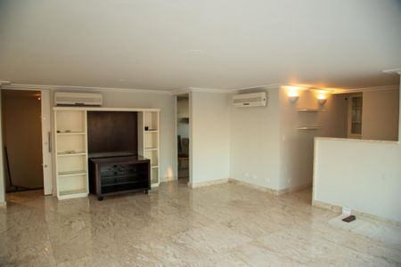 Apartamento à venda com 432m², 4 quartos e 4 vagas Apartamento à venda com 432m², 4 quartos e 4 vagasChurrasqueira
