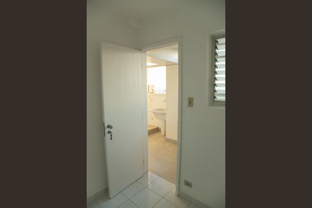 Apartamento à venda com 432m², 4 quartos e 4 vagas Apartamento à venda com 432m², 4 quartos e 4 vagasQuarto de Serviço