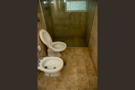 Apartamento à venda com 432m², 4 quartos e 4 vagas Apartamento à venda com 432m², 4 quartos e 4 vagasBanheiro da Suíte 3