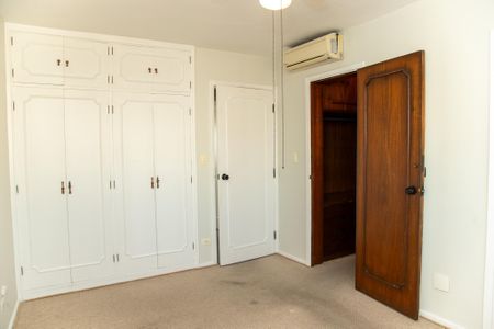 Apartamento à venda com 432m², 4 quartos e 4 vagas Apartamento à venda com 432m², 4 quartos e 4 vagasQuarto Suíte