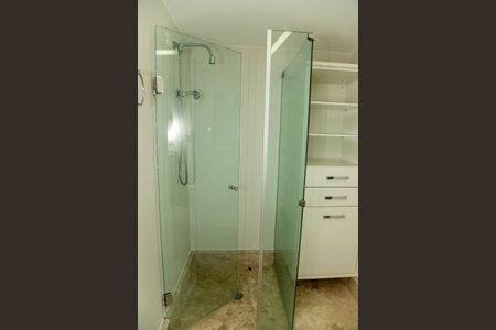 Apartamento à venda com 432m², 4 quartos e 4 vagas Apartamento à venda com 432m², 4 quartos e 4 vagasCobertura - Banheiro