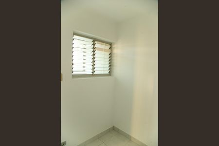 Apartamento à venda com 432m², 4 quartos e 4 vagas Apartamento à venda com 432m², 4 quartos e 4 vagasQuarto de Serviço