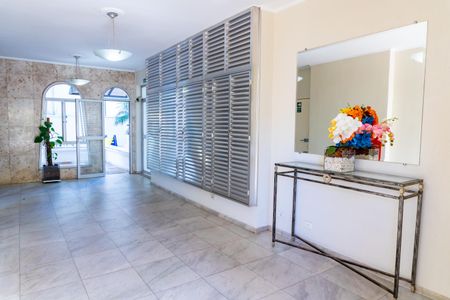 Apartamento à venda com 49m², 2 quartos e 1 vaga Apartamento à venda com 49m², 2 quartos e 1 vagaHall social