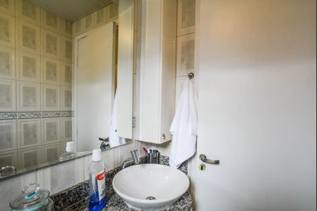 Apartamento à venda com 84m², 2 quartos e 2 vagas Apartamento à venda com 84m², 2 quartos e 2 vagasBanheiro da Suíte