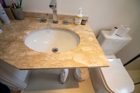 Apartamento à venda com 76m², 3 quartos e 1 vagaBanheiro da Suíte