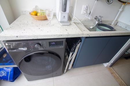 Apartamento à venda com 76m², 3 quartos e 1 vagaÁrea de Serviço