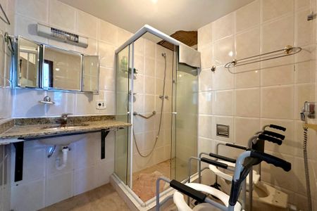 Apartamento à venda com 135m², 3 quartos e 1 vaga Apartamento à venda com 135m², 3 quartos e 1 vagaBanheiro 1
