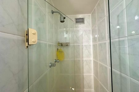 Apartamento à venda com 135m², 3 quartos e 1 vaga Apartamento à venda com 135m², 3 quartos e 1 vagaBanheiro 2