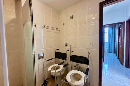 Apartamento à venda com 135m², 3 quartos e 1 vaga Apartamento à venda com 135m², 3 quartos e 1 vagaBanheiro 1