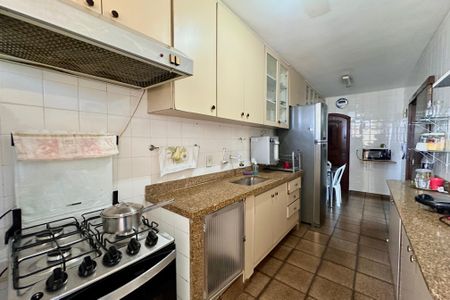 Apartamento à venda com 135m², 3 quartos e 1 vaga Apartamento à venda com 135m², 3 quartos e 1 vagaCozinha